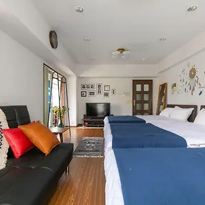 B-shinjuku Hana Luxury House アパート